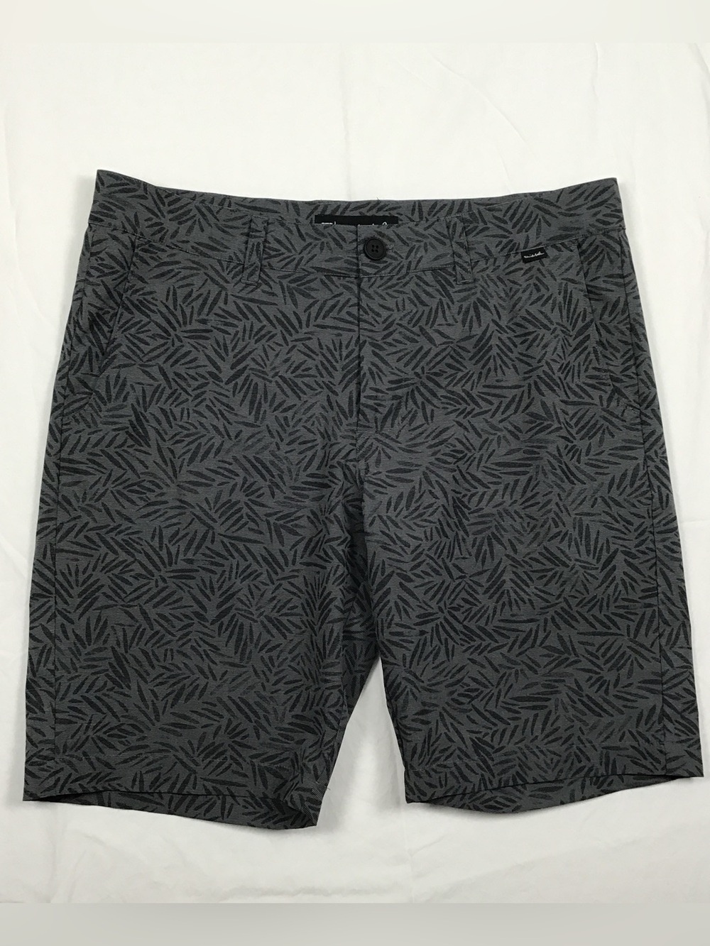 Travis Mathew men’s flat front golf shorts 32